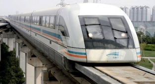 Çin'den Saatte 600 KM Hız Yapabilen Tren