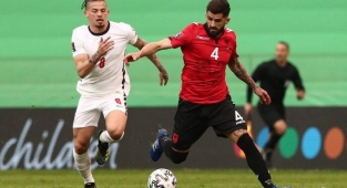 Lazio'da 'Bella Ciao' krizi: Yeni transfer Hysaj'ın direniş marşına aşırı sağcı taraftar grubu tepki gösterdi