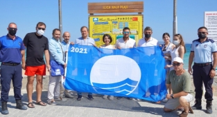 Çeşme Ilıca Plajı’nda ikinci Mavi Bayrak gururu