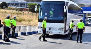 İzmir'de trafik kazalarına karşı denetimler sıklaştırıldı