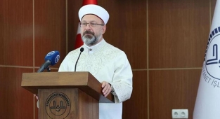 Diyanet İşleri Başkanlığı'na Ali Erbaş yeniden atandı