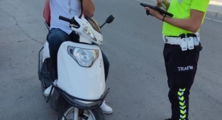 İzmir’de motosiklet sürücülerine yönelik denetim yapıldı