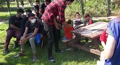 İzmir'de Jandarma 794 Kaçak Göçmen Yakaladı