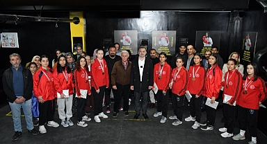 Menderes Belediye Başkan Adayı Sinan Akdeniz'den köylerde tam mesai, genç sporculara övgü